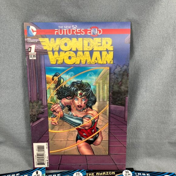 Wonder Woman DC Rebirth Comic Book Lot of 9 Asst Issues 2016 + 3D Lenticular - Picture 4 of 5